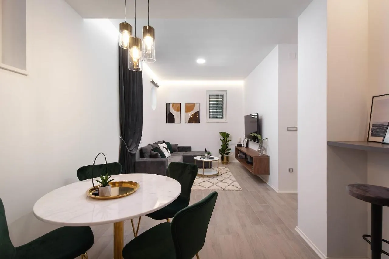 Apartment Ivano & Josip, Bacvice Beach Split 0*,