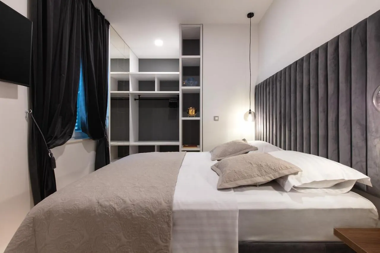 Apartment Ivano & Josip, Bacvice Beach Split 0*,